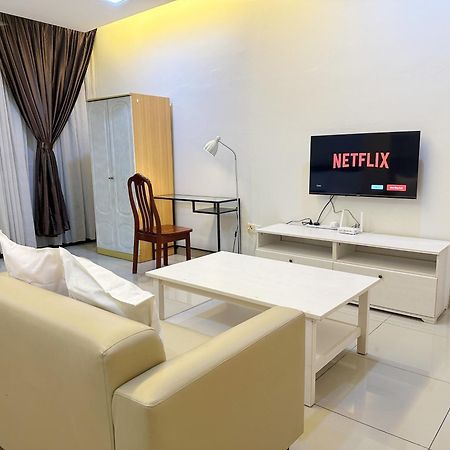 Palazio Serviced Apartment In Mount Austin Near Aeon Ikea Toppen Hsi Johor Bahru Ngoại thất bức ảnh
