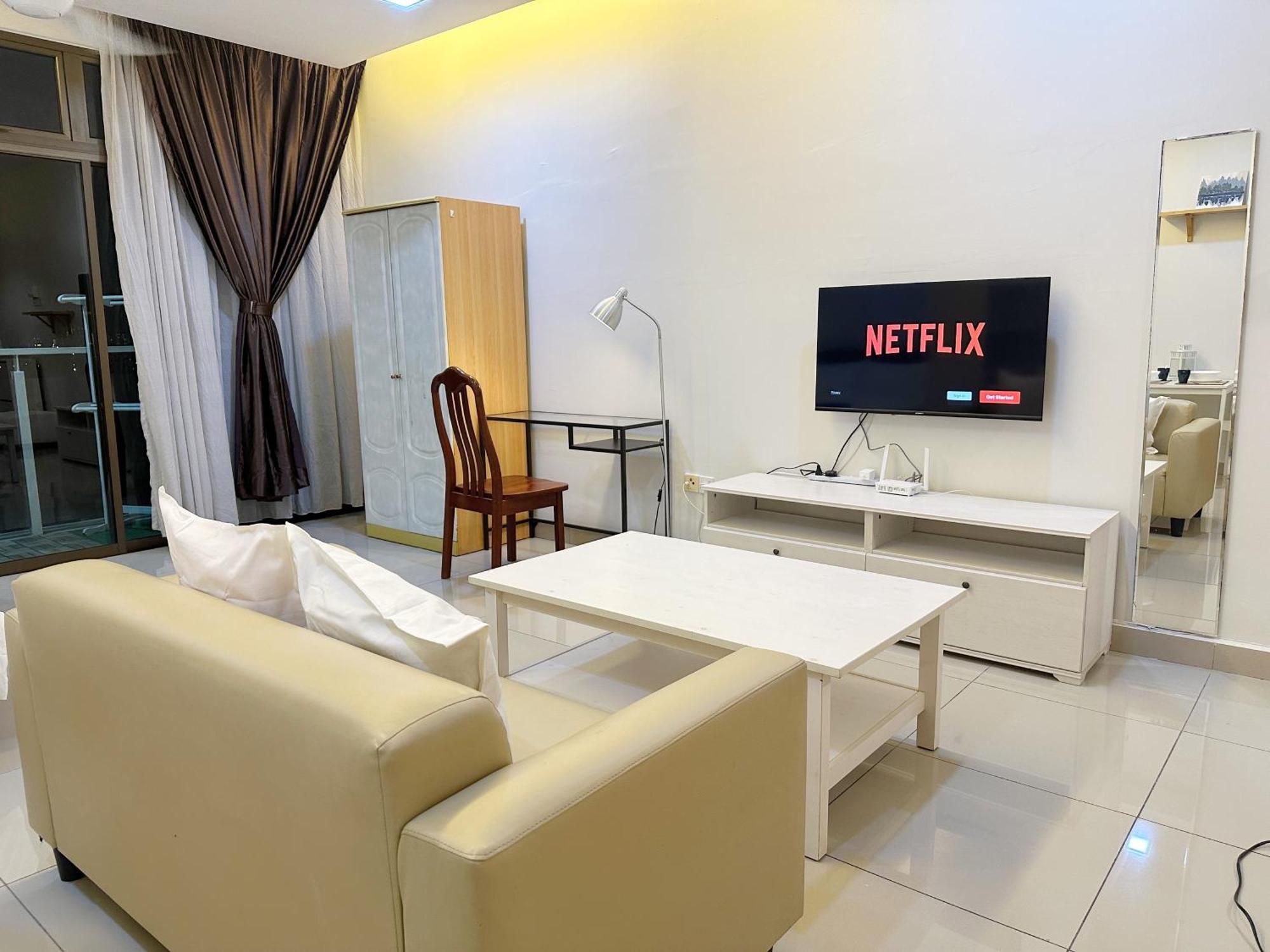 Palazio Serviced Apartment In Mount Austin Near Aeon Ikea Toppen Hsi Johor Bahru Ngoại thất bức ảnh